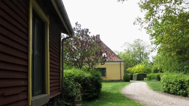 Billede af Flintinge Station og varehus set fra nord.
