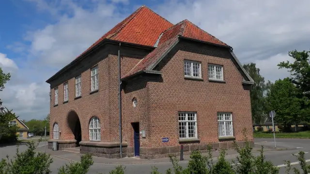 Billede af Nysted Station set fra sydvest.