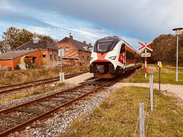 Billede af MJB 50 fotograferet ud for Fåre Station.